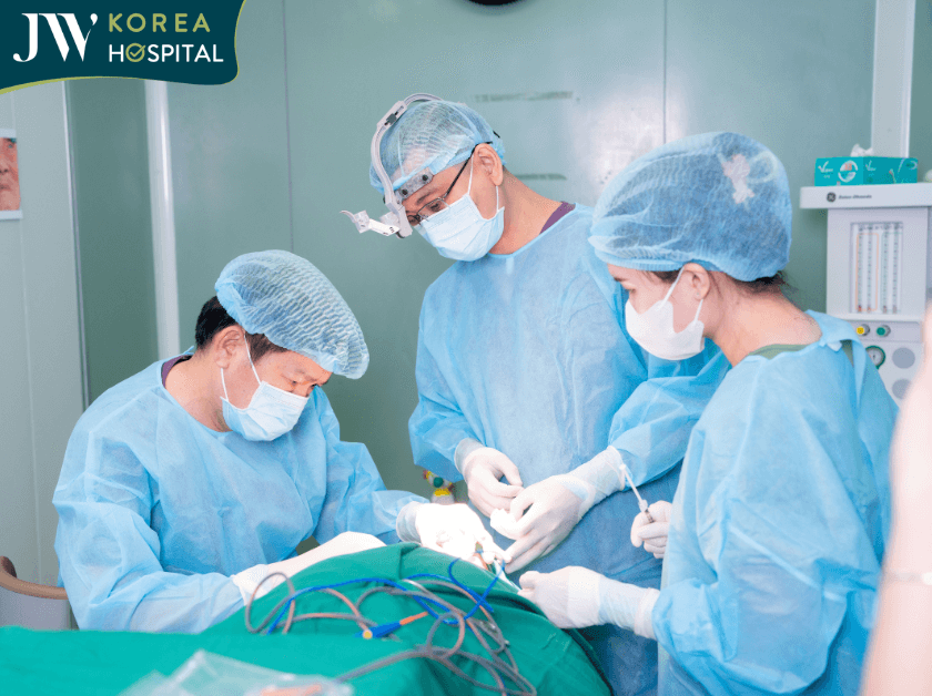 bác sĩ Tú Dung cắt U cho sư bà